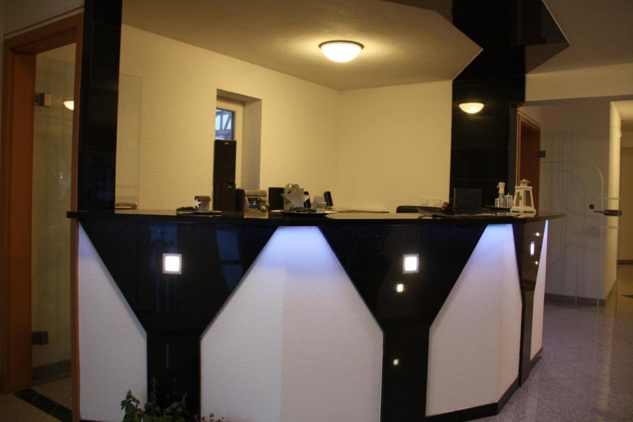 Aparthotel Zum Kreuzritter à Wuestenrot Extérieur photo