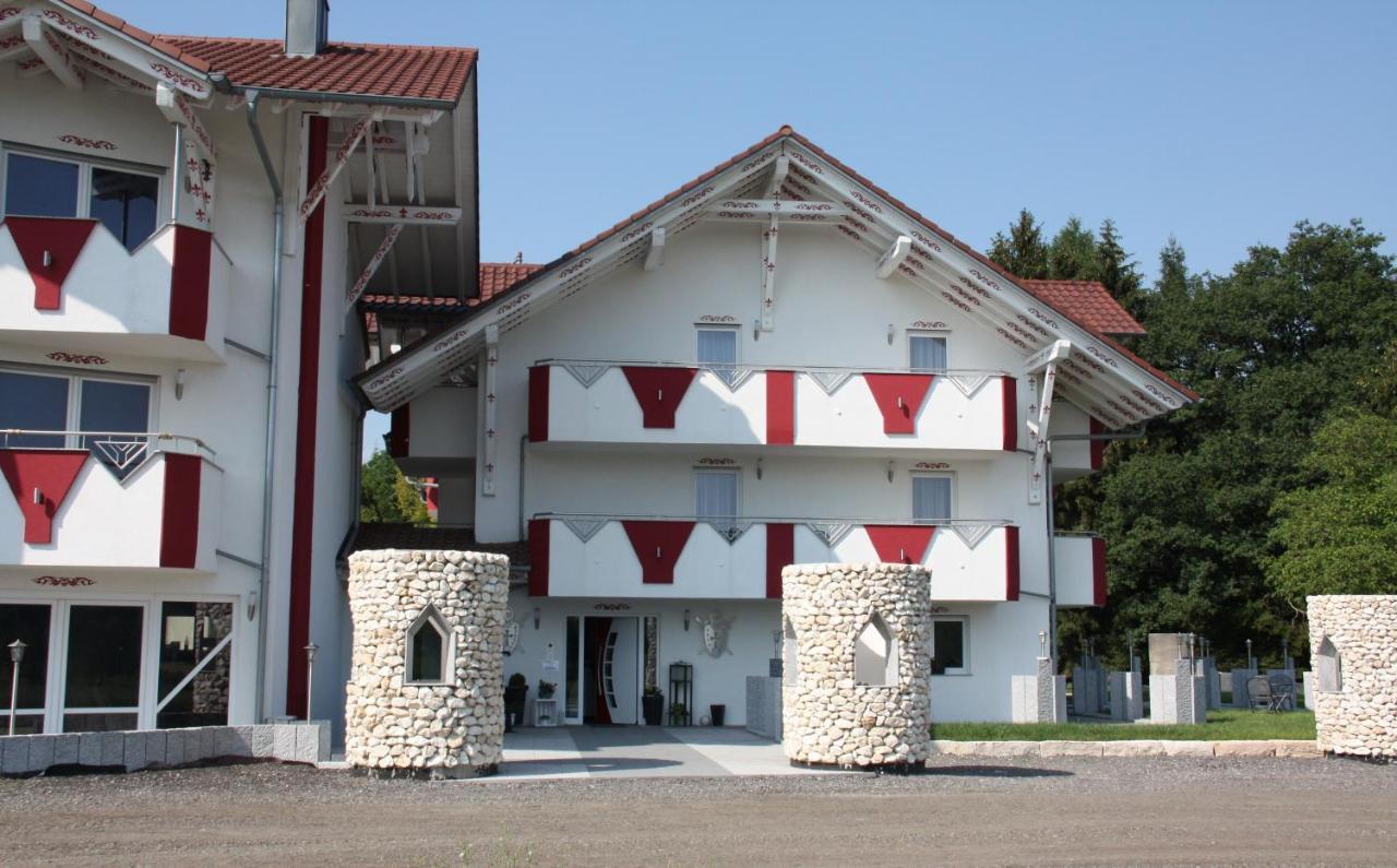 Aparthotel Zum Kreuzritter à Wuestenrot Extérieur photo
