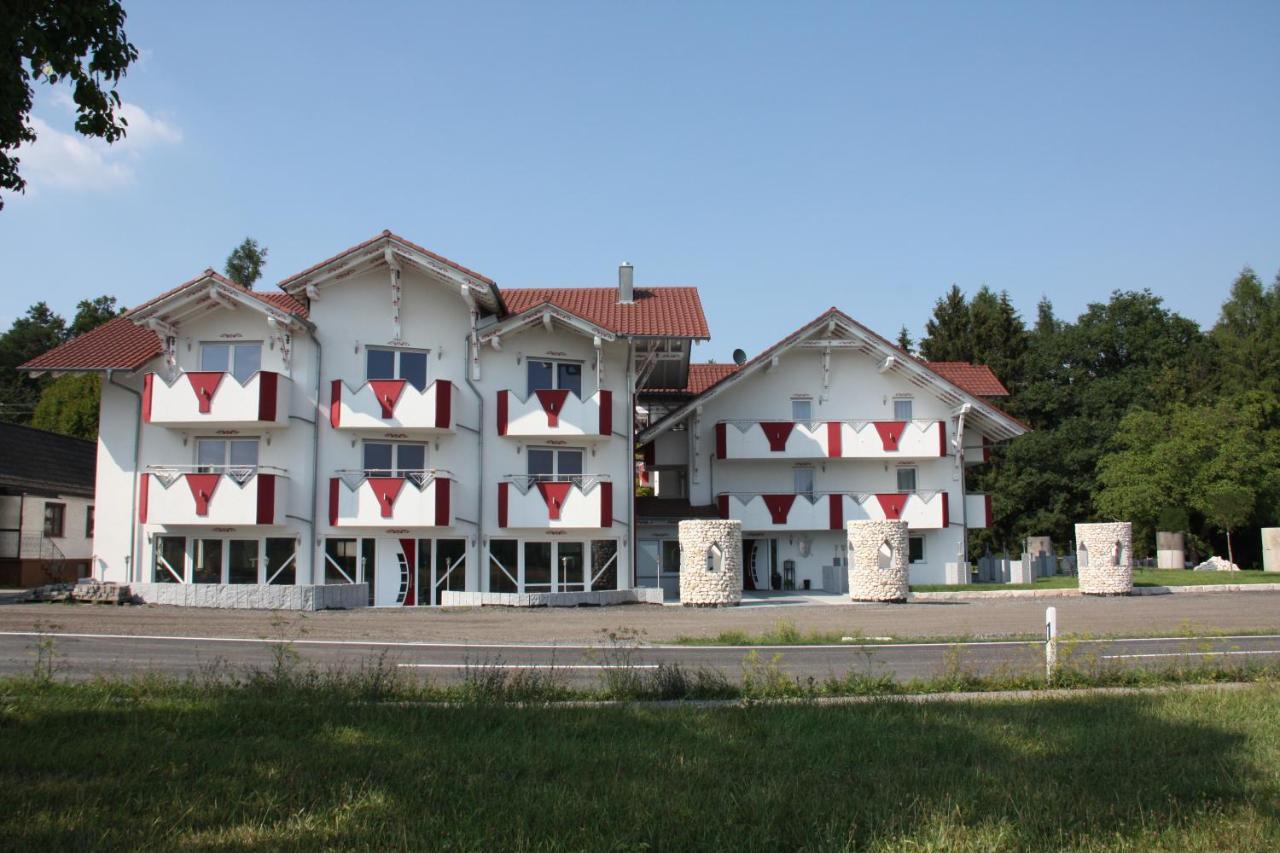 Aparthotel Zum Kreuzritter à Wuestenrot Extérieur photo