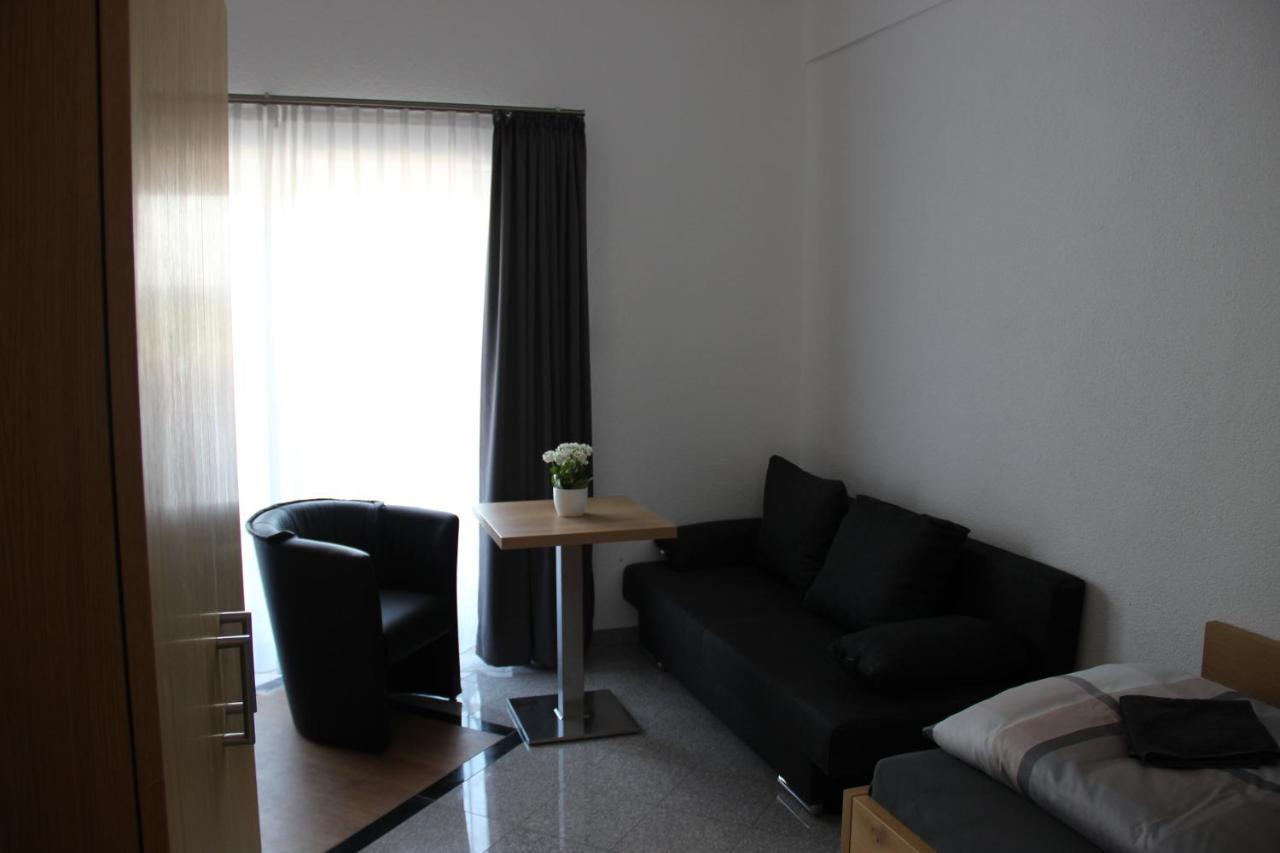 Aparthotel Zum Kreuzritter à Wuestenrot Extérieur photo