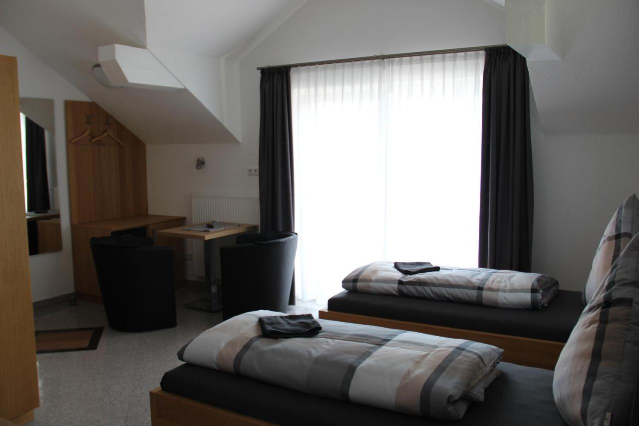 Aparthotel Zum Kreuzritter à Wuestenrot Extérieur photo