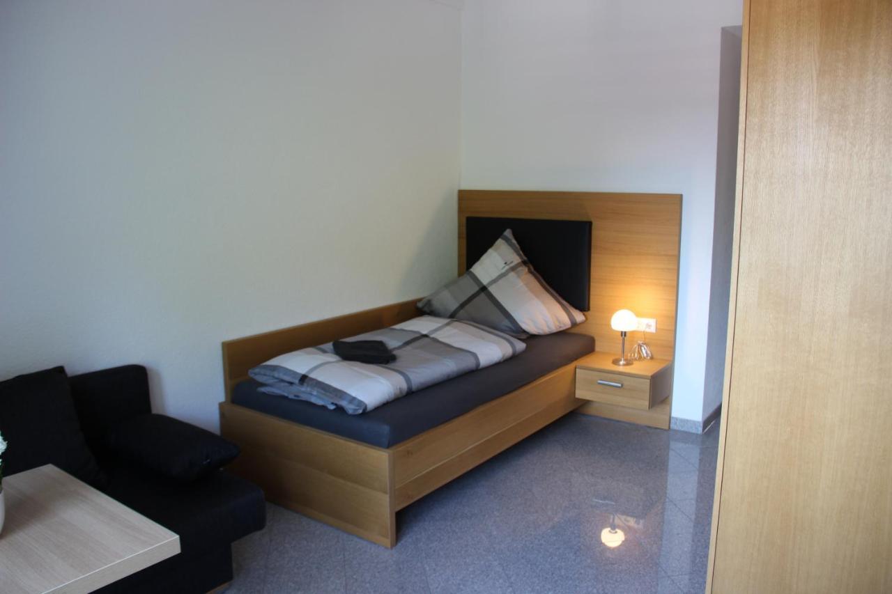 Aparthotel Zum Kreuzritter à Wuestenrot Extérieur photo