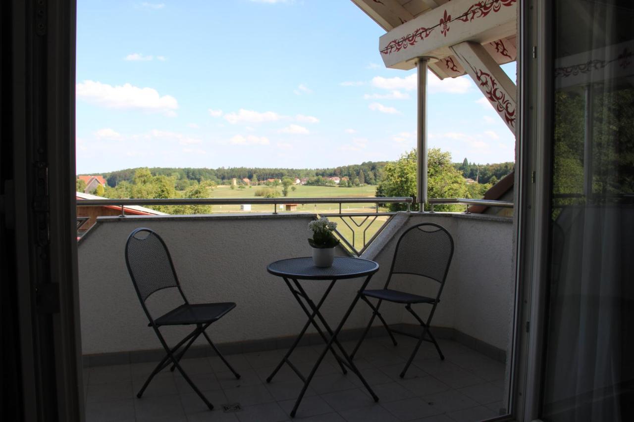 Aparthotel Zum Kreuzritter à Wuestenrot Extérieur photo