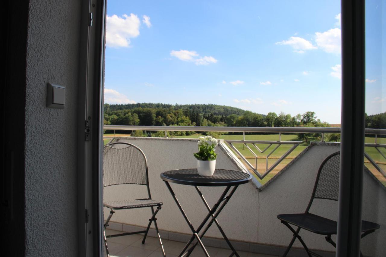 Aparthotel Zum Kreuzritter à Wuestenrot Extérieur photo