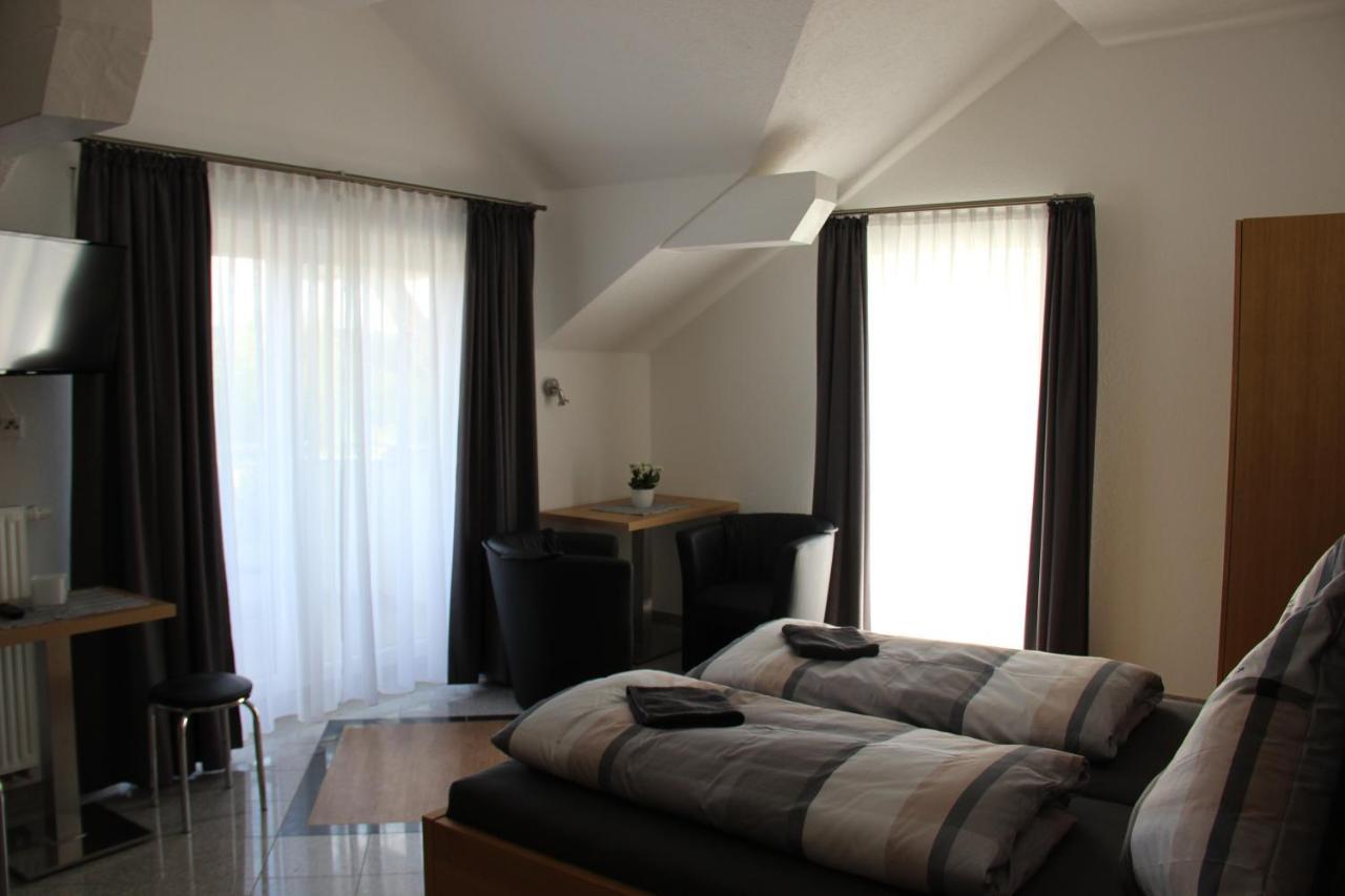 Aparthotel Zum Kreuzritter à Wuestenrot Extérieur photo