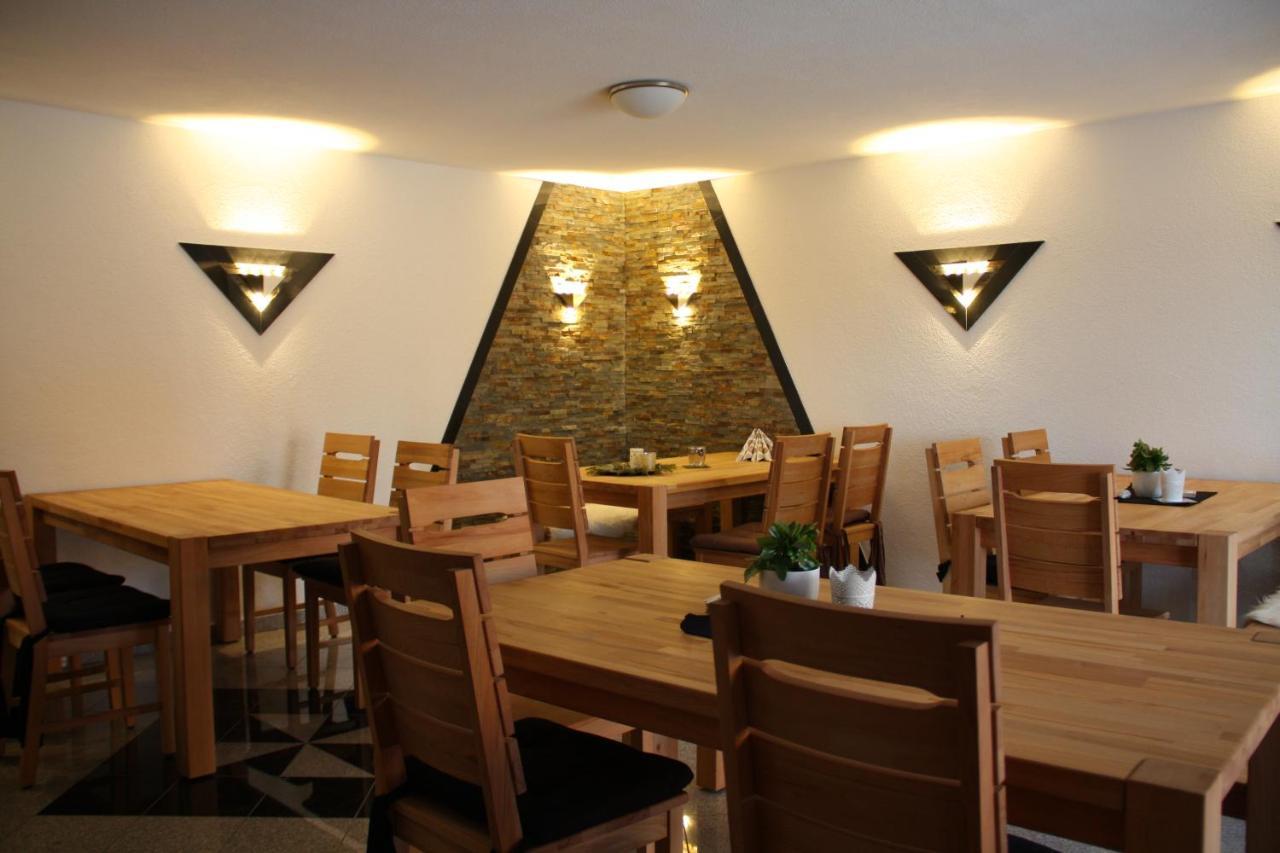 Aparthotel Zum Kreuzritter à Wuestenrot Extérieur photo